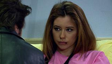 Pınar, saldırıya uğruyor