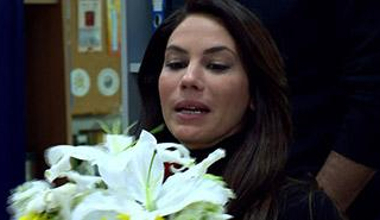 Melek'e gelen sürpriz çiçek