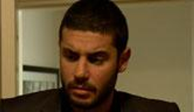 Sinan, ekibin diline düştü