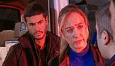 Elif'ten  Sinan'a şevkat öpücüğü