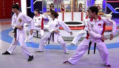 İlker Ayrık’tan karate şov!