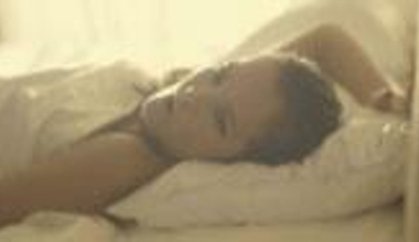 Bengü'nün klibindeki yatağın hali