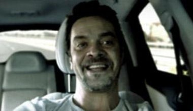 Şükran Ovalı ile Beyaz arabada