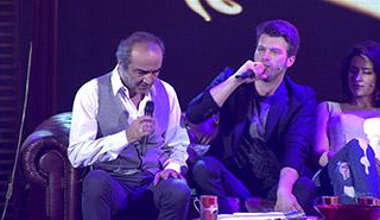 Yılmaz Erdoğan ve Kıvanç Tatlıtuğ birlikte türkü söylüyor