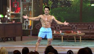 Beyazdan, stüdyoya muhteşem giriş