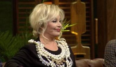 Emel Sayın, Beyazı kızdırdı!