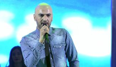 Soner Sarıkabadayı - İnsan Sevmez mi?