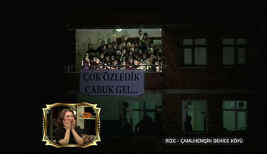 Demet Akbağa sürpriz