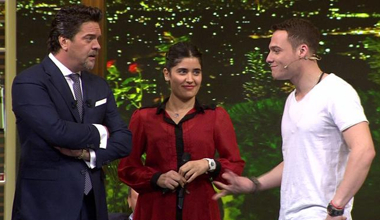 Kerem Bursin ile Fotoğraf çektirme şansını yakaladı