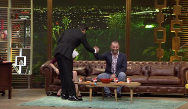 Oturur oturmaz Şevket Çoruha sardı!..