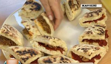 Bazlama Çemen ve Sucuk İçi tarifi