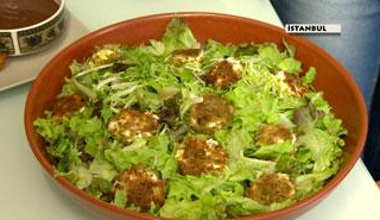 Keçi peynirli paneli salata