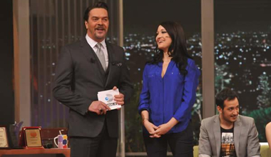 Beyaz Show - 2 Mart 2012 yayını (Yalan Dünya)