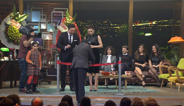 Beyaz'dan Funda Arar'ın albümüne muhtarlı açılış!