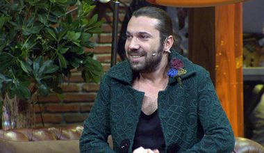 Halil Sezai'yi mi taklit ediyorsun? 