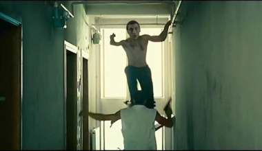 Can Bonomo kafa yerleştirme!