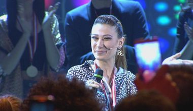 Esin İris - Bu Gece (Beyaz Show)