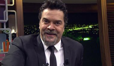 Beyaz kimden özür diledi!