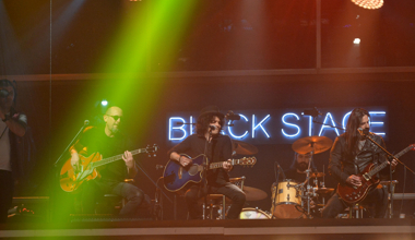 Beyaz Show Black Stage - Yüksek Sadakat!