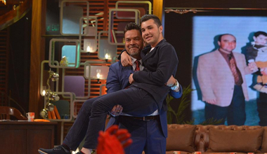 Beyaz'ın kucağındaki koca bebek kim?