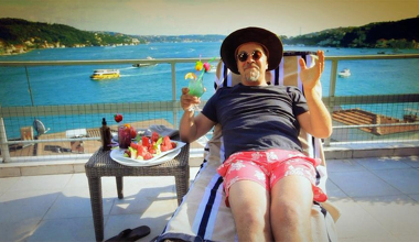 Candan Erçetin ile olan şarkı atışmasında son sözü Beyaz söyledi!