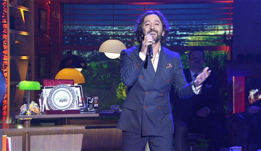 Fettah Can - Delirme (Beyaz Show Canlı Performans)