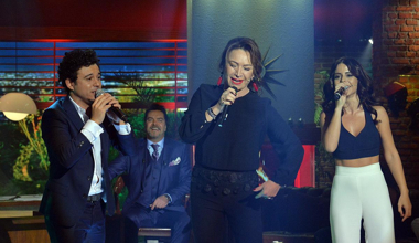 Konuklarımızdan müzik ziyafeti! (Beyaz Show Canlı Performans)