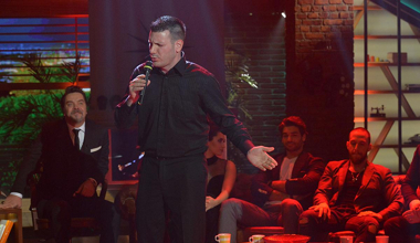 Beyaz Show'da da tiz sese çıkamadı!