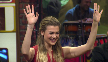 Beyaz Show'da hormonlar havada uçuştu!