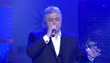 Cengiz Kurtoğlu - Duyanlara Duymayanlara (Beyaz Show Canlı Performans)