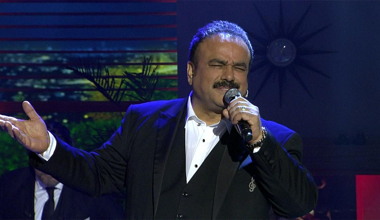 Bülent Serttaş - Haber Gelmiyor Yardan (Beyaz Show Canlı Performans)