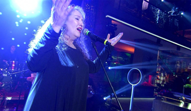 Suzan Kardeş - Ana Galbi (Beyaz Show Canlı Performans)