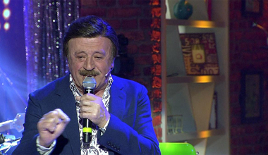 Selami Şahin - Seninle Başım Dertte (Beyaz Show Canlı Performans)