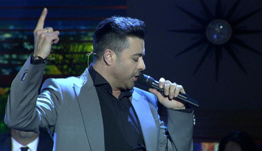 Burak Kut - Benimle Oynama (Beyaz Show Canlı Performans)