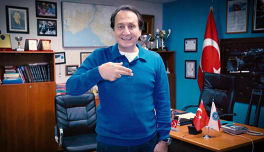 Hüsnü Çoban-Aramızda Engel Yok