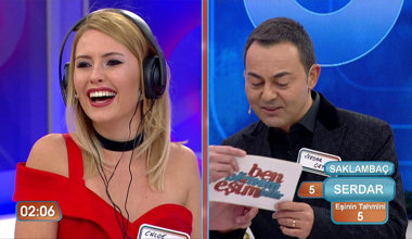 Chloe Loughnan ve Serdar Ortaç'ın komik "Anla Beni" oyunu!