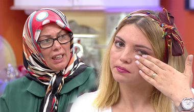 Emine, kaynanasının sözlerine ağladı!