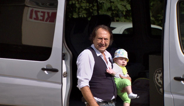 Hüsnü ve torunu Mert'in ilk macerası!