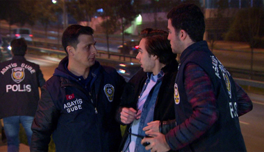 Ünlü oyuncuya ahlak polisinden suç üstü!