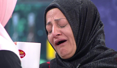 Fatih Ürek'in söylediği şarkı sonrası Ziyafet Hanım fenalaştı!