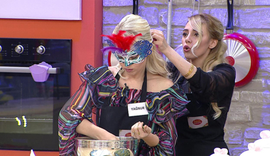 Cansu'dan Yağnur'a imalı hediye!