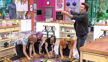 Mutfakta çiğ köfte partisi!