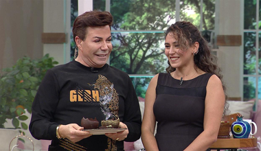 Sürpriz konuk büyük alkış aldı!