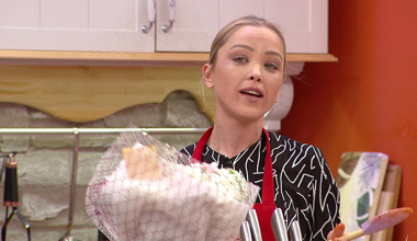 Gizemli kişi bugün de Elif'e çiçek gönderdi!