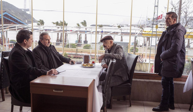 Ekip, şantaja bir kurban verdi!