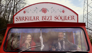Şarkılar Bizi Söyler Fragmanı 