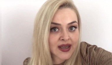 Aysun, sert mesajını kime yolladı?