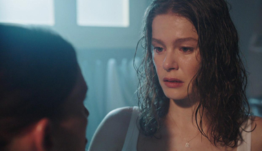 Hiçbir şey senden kıymetli değil anne!