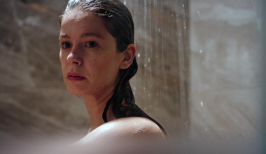 Bir adım uzaklaş dağıtırım ortalığı!