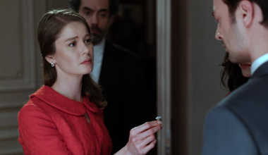 Nalan, yüzüğü atıyor!